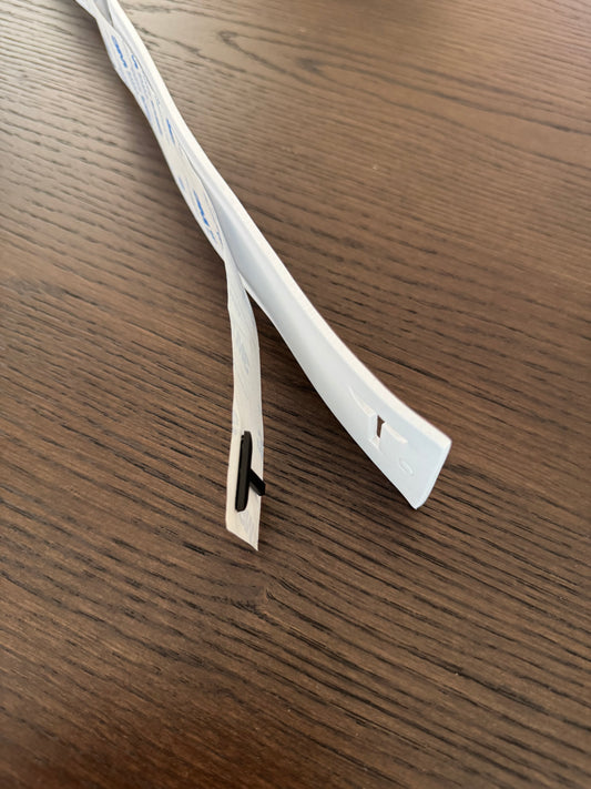 Mattsvart Emblem / Logga - T E S L A