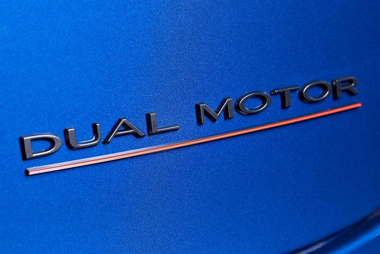 Mattsvart Emblem - Dual Motor / Performance